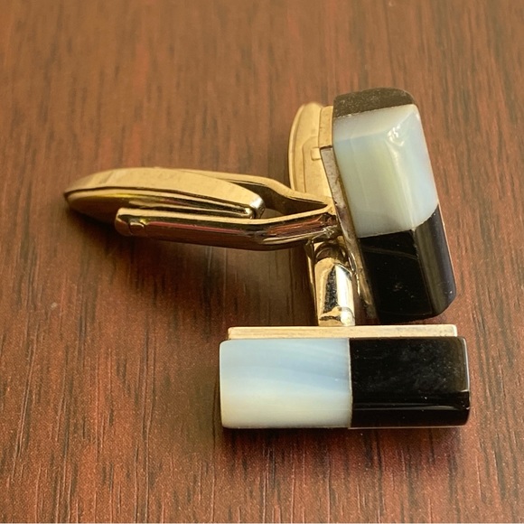 Satya Paul Other - Satya Paul classic Black & White cuff links